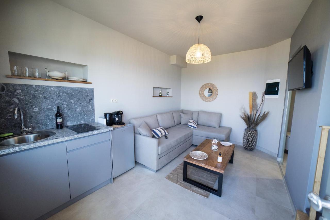 Dhiminio Theros Suites מראה חיצוני תמונה