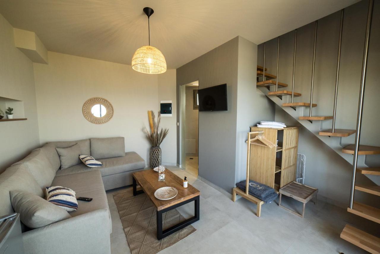 Dhiminio Theros Suites מראה חיצוני תמונה